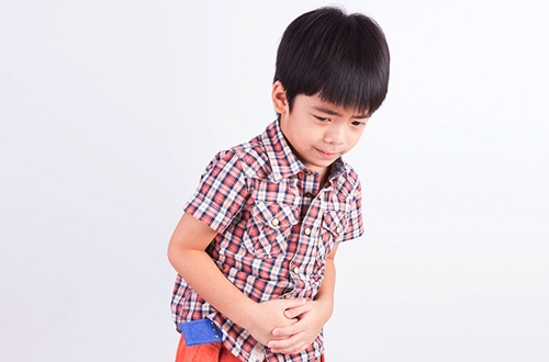 Y sĩ đa khoa liệt kê triệu chứng trẻ bị viêm ruột thừa