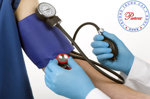 Y sĩ đa khoa cho biết tăng huyết áp có nên ngừng dùng thuốc?