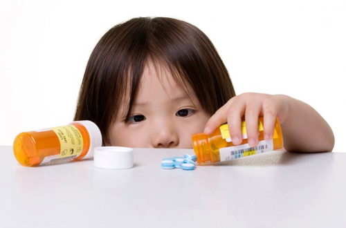 Dược sĩ hướng dẫn chọn đúng dạng thuốc dùng cho trẻ?